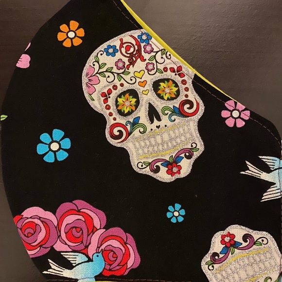 Mask with filter pockets! - Picture 4 of 16